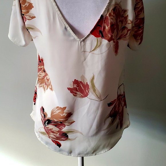 3/$15 Floral Summer Blouse V Back Coastal Festival Office Siren Sweet Magnolias - Picture 5 of 7